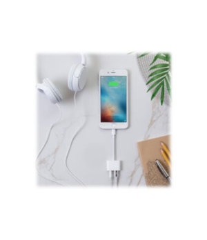 Belkin | 3.5 mm Audio + Charge RockStar™ | F8J212btWHT