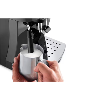 Delonghi | Magnifica Start ECAM220.22GB | Pump pressure 15 bar | Built-in milk frother | Automatic | 1450 W | Black